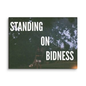 lienzo-la-isla-digital-hamii-standing-on-bidness